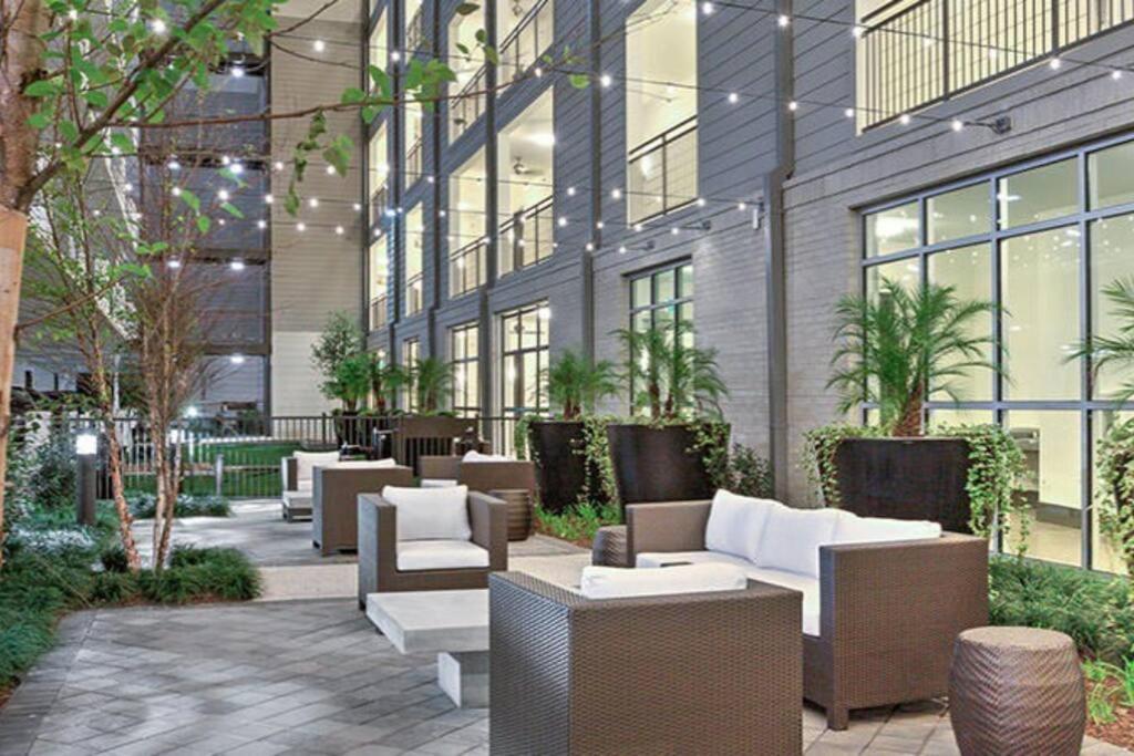 Penthouse Cool-Oasis-In-Houston-Rental Car Available-View-Great-Sleep Esterno foto