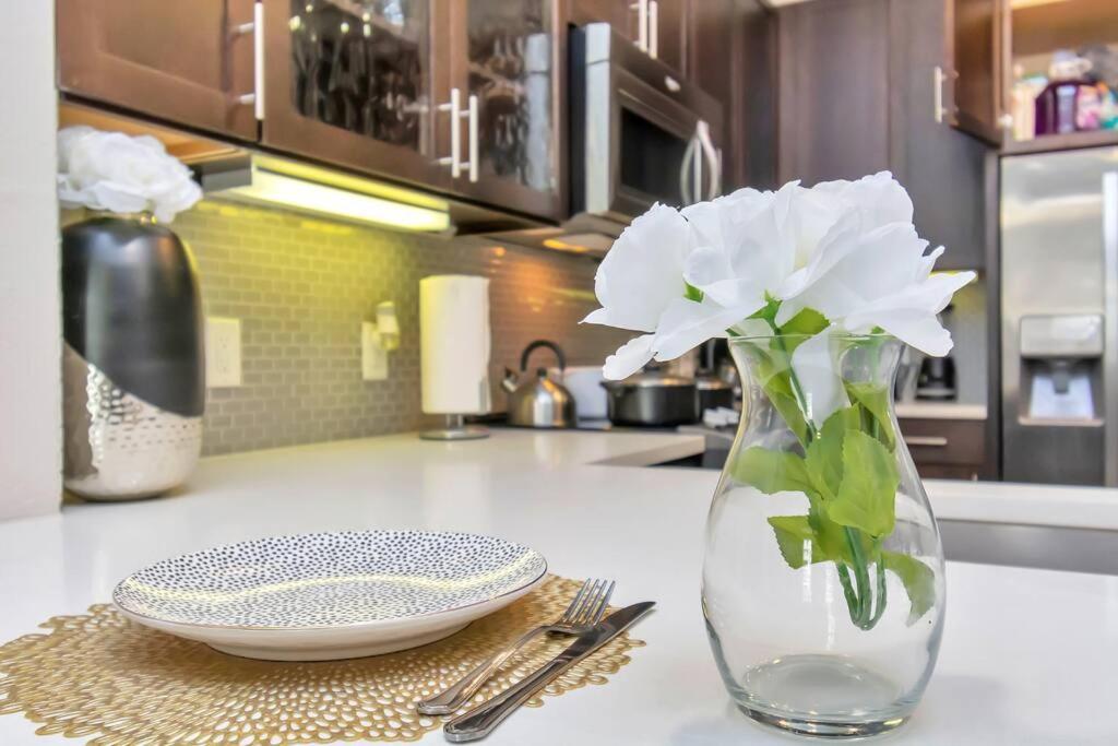Penthouse Cool-Oasis-In-Houston-Rental Car Available-View-Great-Sleep Esterno foto