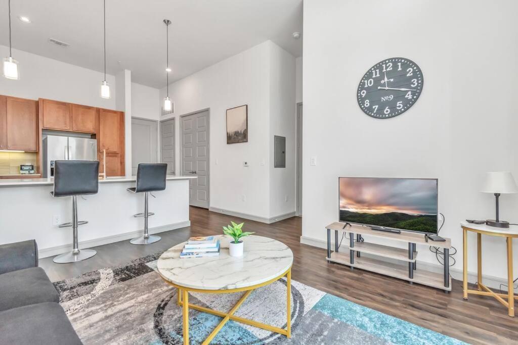 Penthouse Cool-Oasis-In-Houston-Rental Car Available-View-Great-Sleep Esterno foto