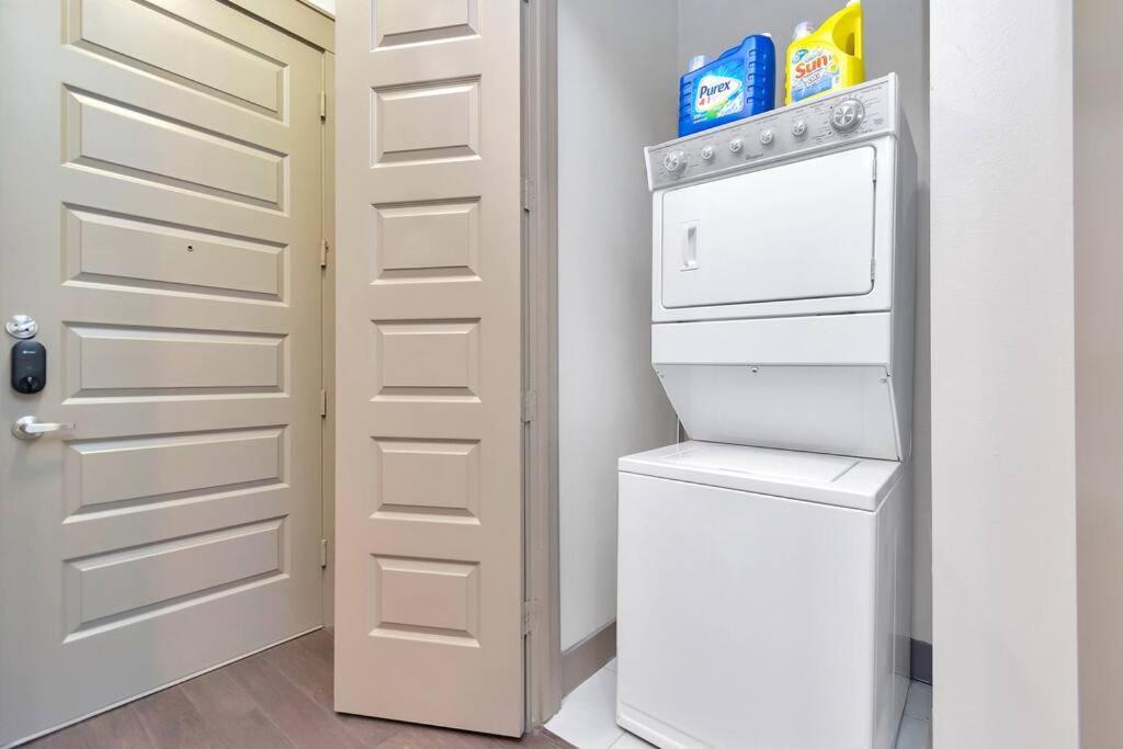 Penthouse Cool-Oasis-In-Houston-Rental Car Available-View-Great-Sleep Esterno foto