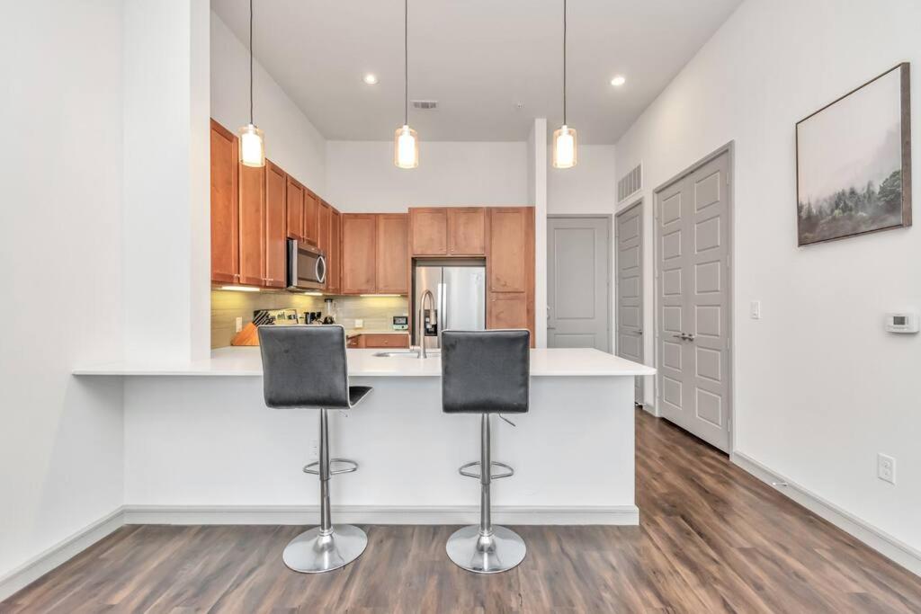 Penthouse Cool-Oasis-In-Houston-Rental Car Available-View-Great-Sleep Esterno foto