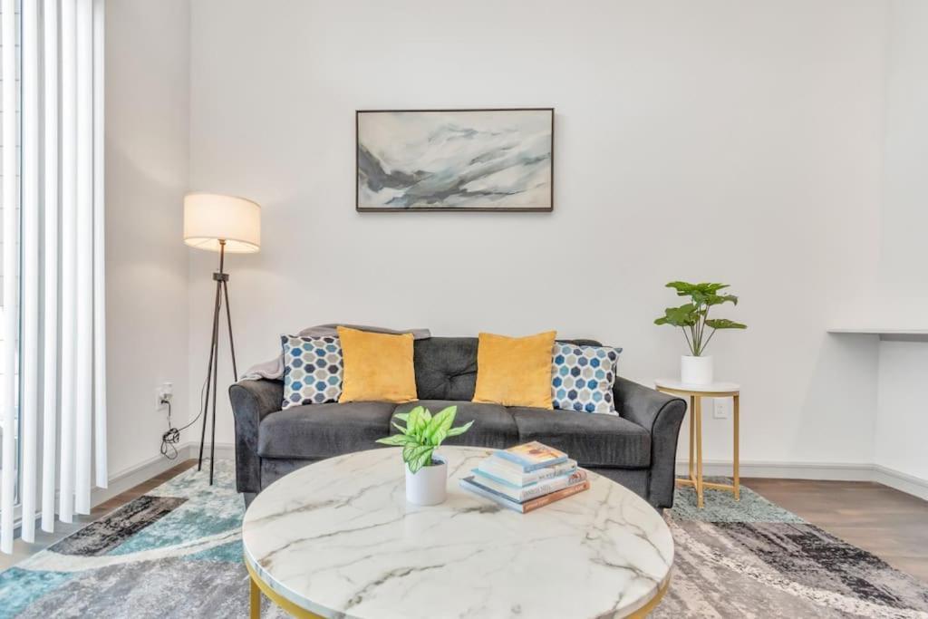 Penthouse Cool-Oasis-In-Houston-Rental Car Available-View-Great-Sleep Esterno foto